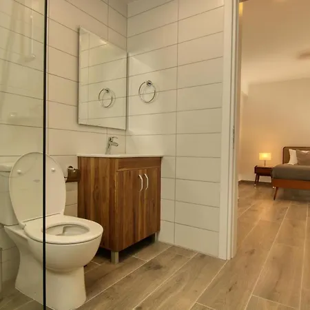 Apartment Phaedrus Living Coral Bliss *