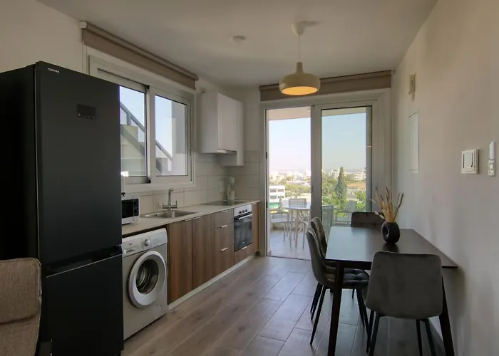 Phaedrus Living Coral Bliss Апартаменти *